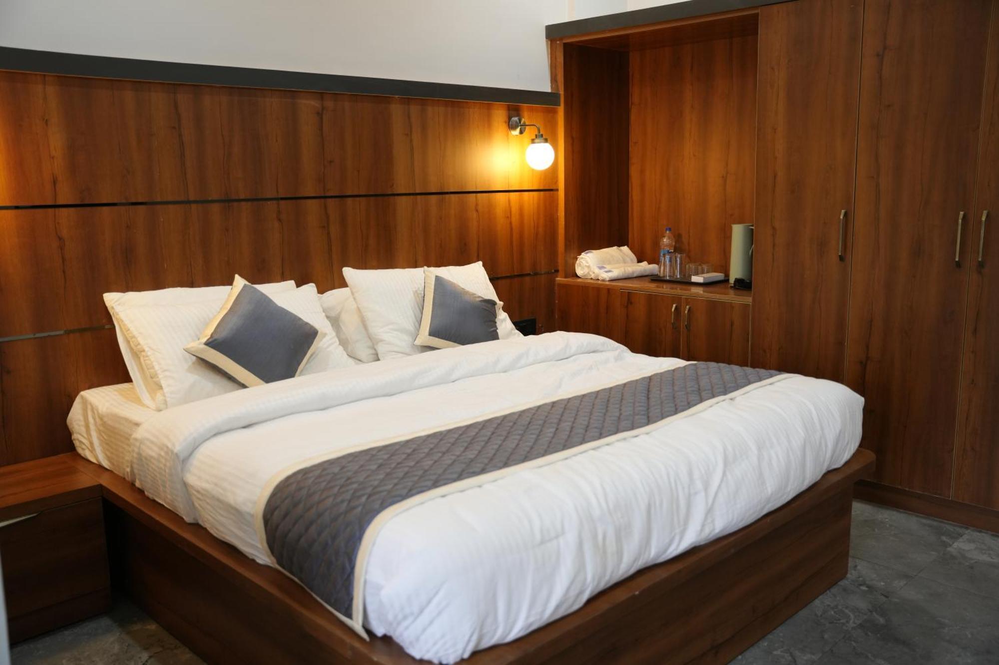 Hotel Sarvam Residency à Sagar  Extérieur photo