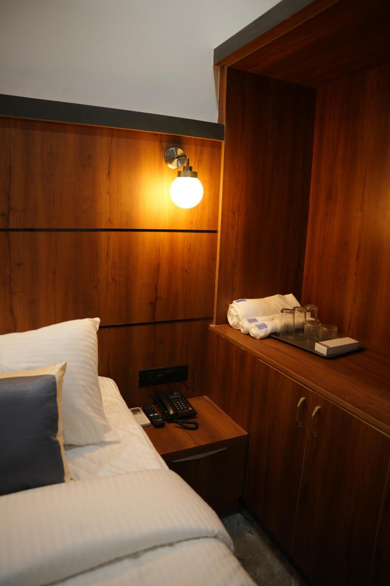 Hotel Sarvam Residency à Sagar  Extérieur photo