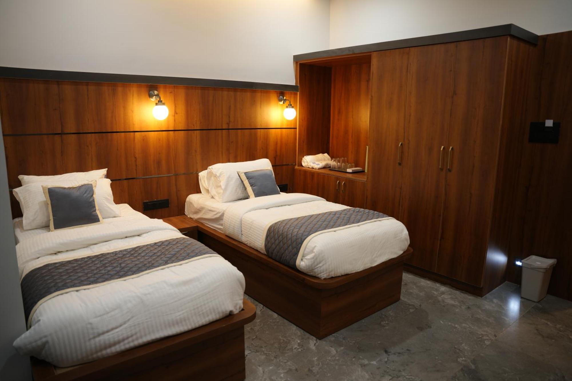 Hotel Sarvam Residency à Sagar  Extérieur photo